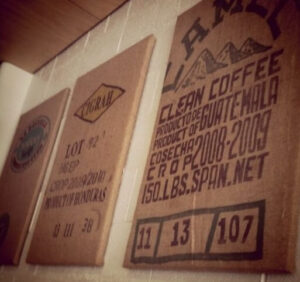 cuadro-saco-de-yute-pared