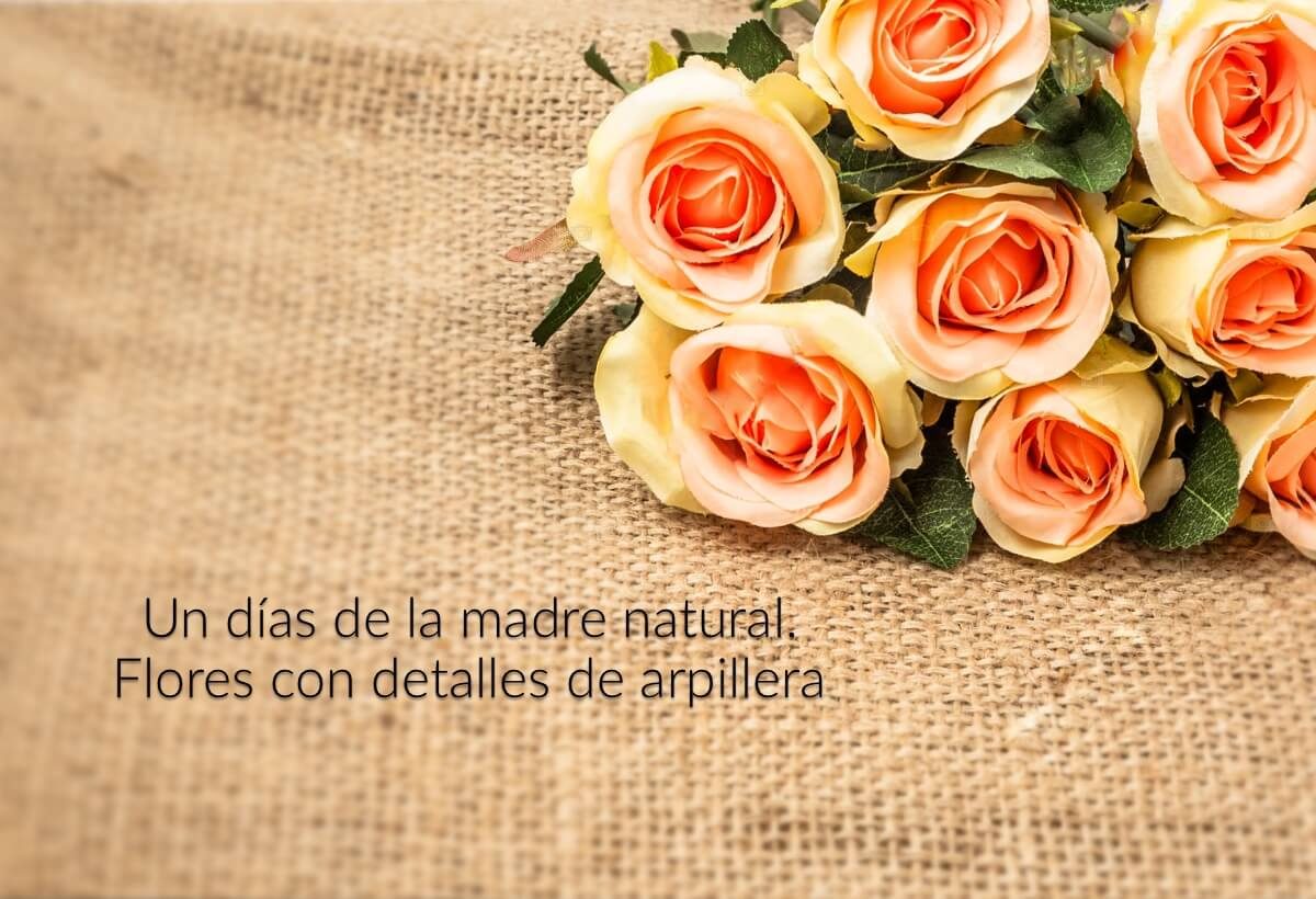 flores con detalles de arpillera